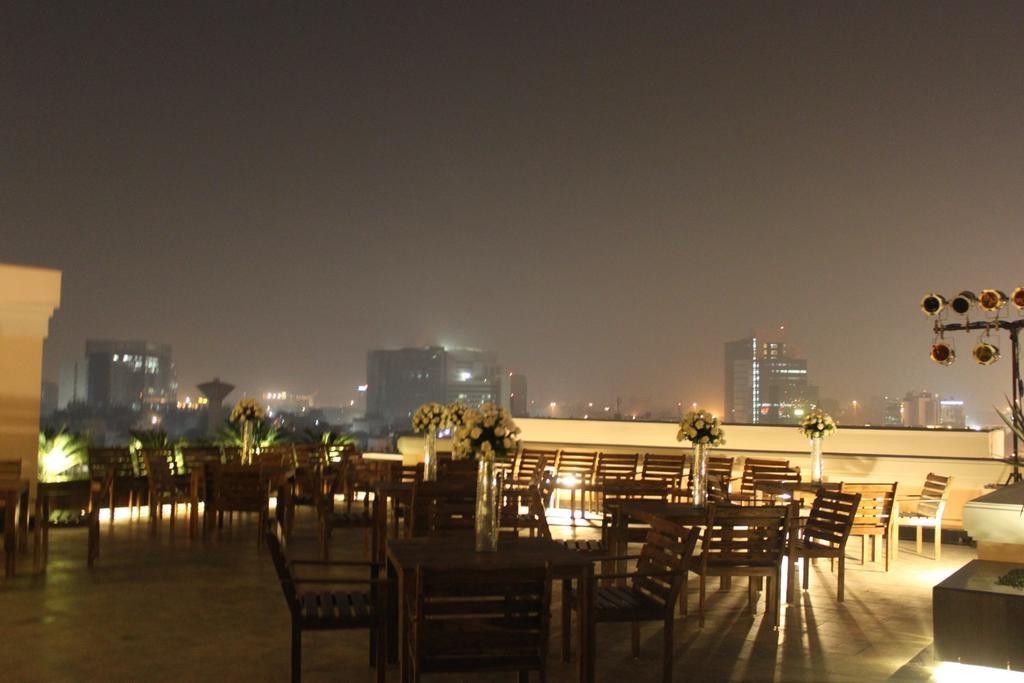 The Pllazio Hotel Gurgaon Exterior foto